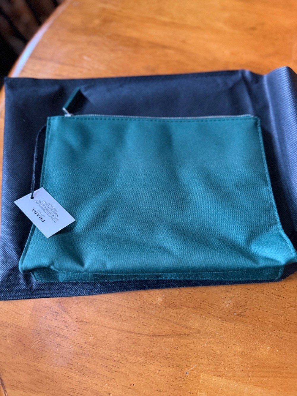 Prada Beauty bag in green with dust bag NWT - Picture 4 of 5